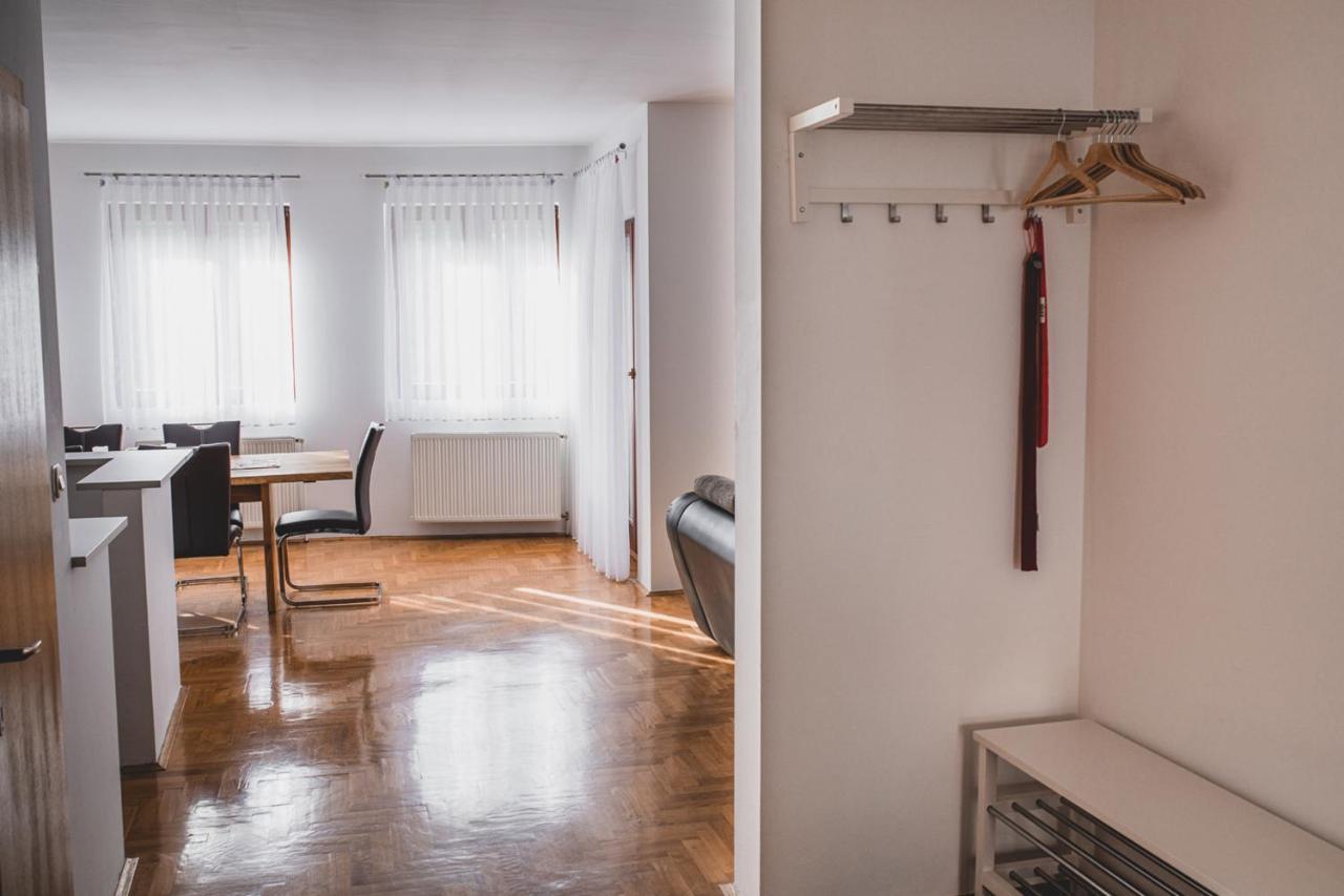 Helles 3 Schlafzimmer Apartment Zwischen Zagreb Zentrum & Natur Exterior photo